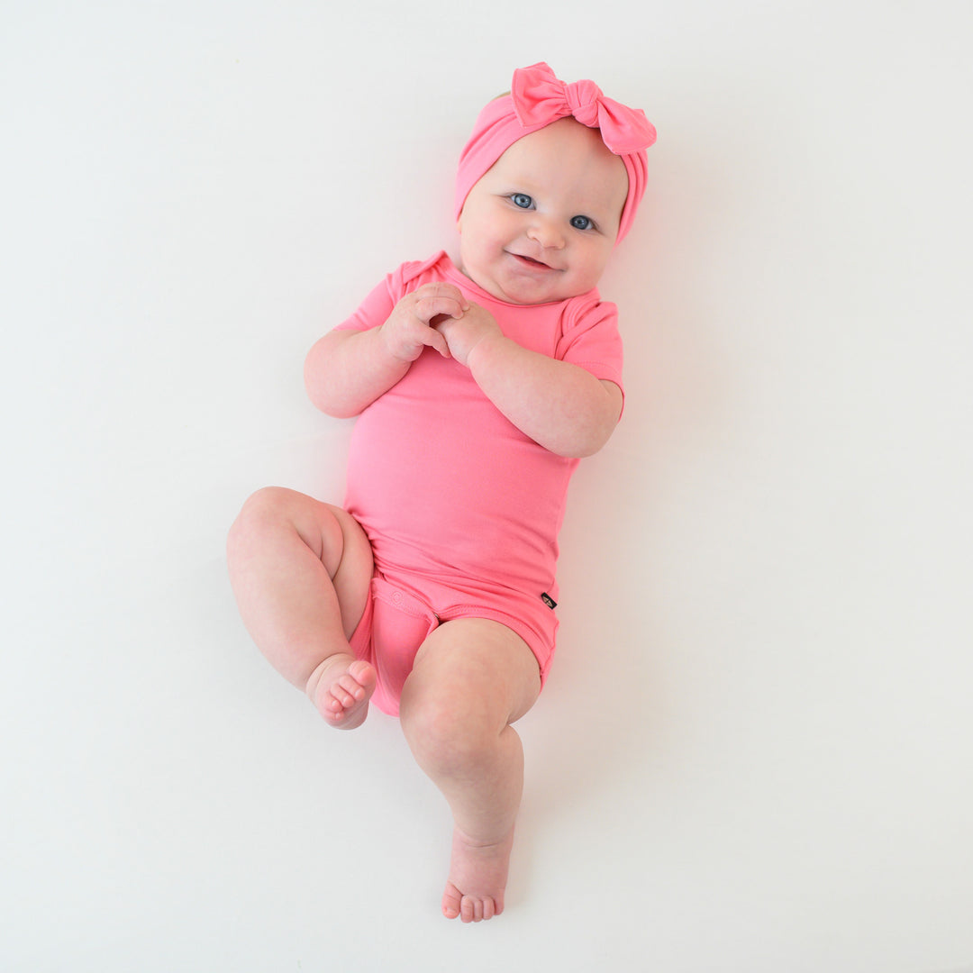 Kyte Baby Short Sleeve Bodysuit (Guava)