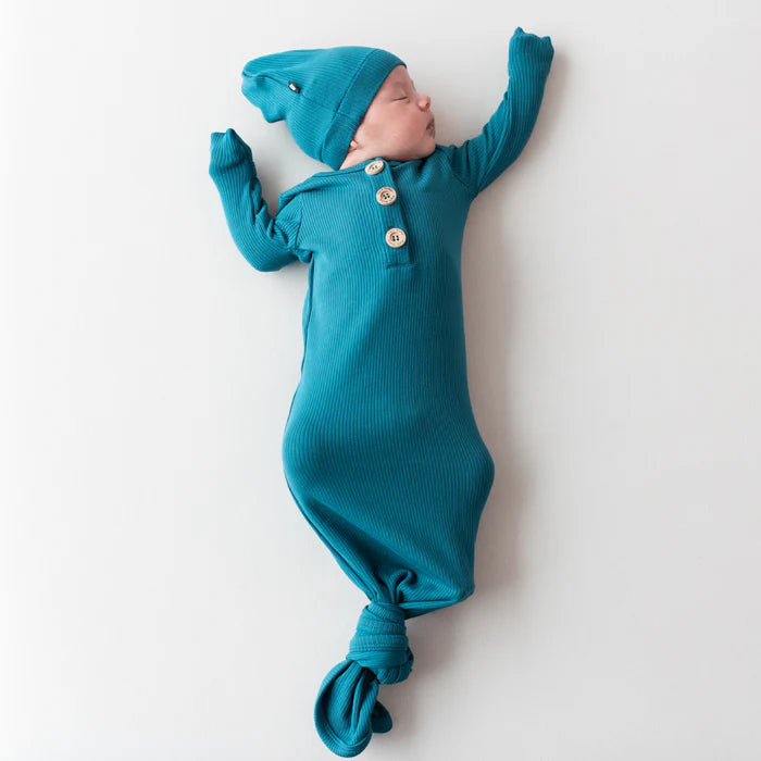 Kyte Baby Ribbed Knotted Gown with Hat Set (Loch)