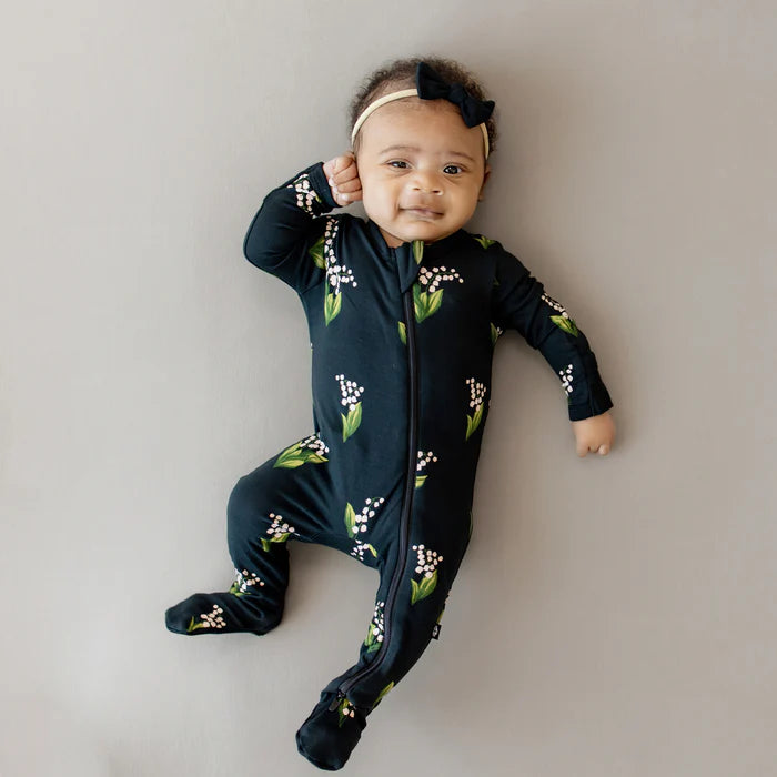 Kyte Baby Zippered Footie (Midnight Lily)