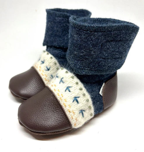 Nooks Design Embroidered Felted Wool Booties (Blue Caribou)