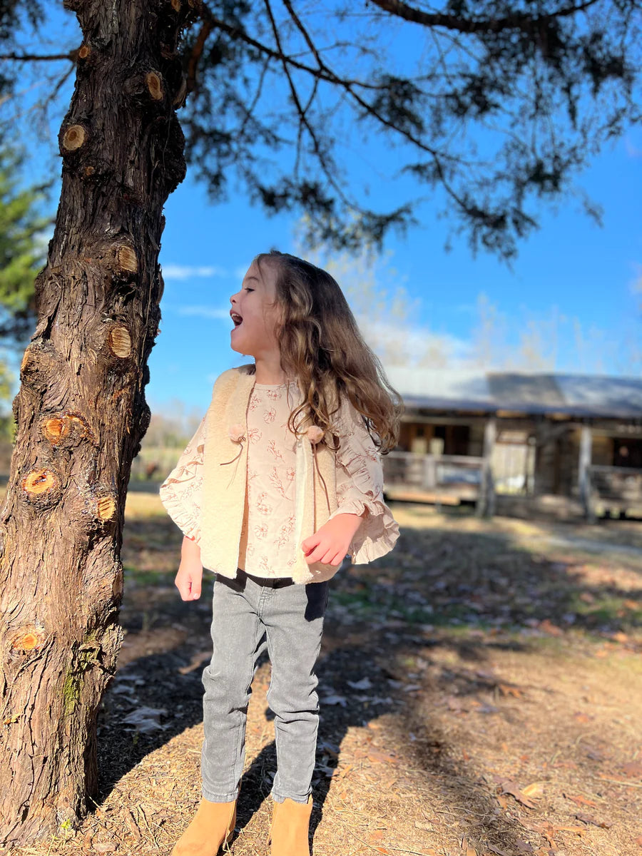 Vignette Lola Blouse (Oatmeal Floral Print)