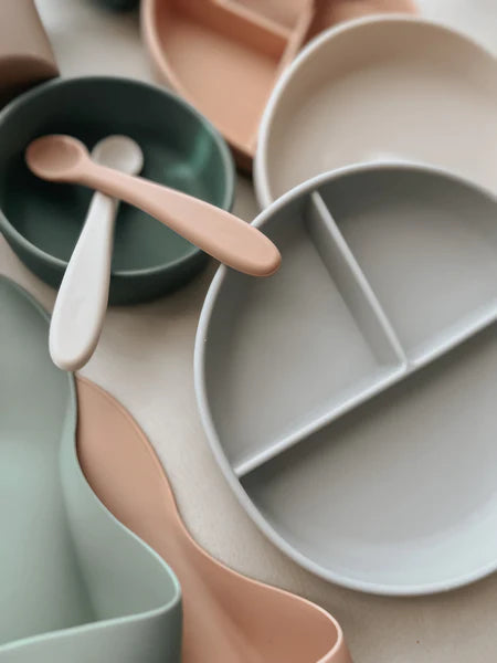 noüka Spoon Set (Soft Blush/Shifting Sand)-Feeding-noüka-031721 SS-babyandme.ca